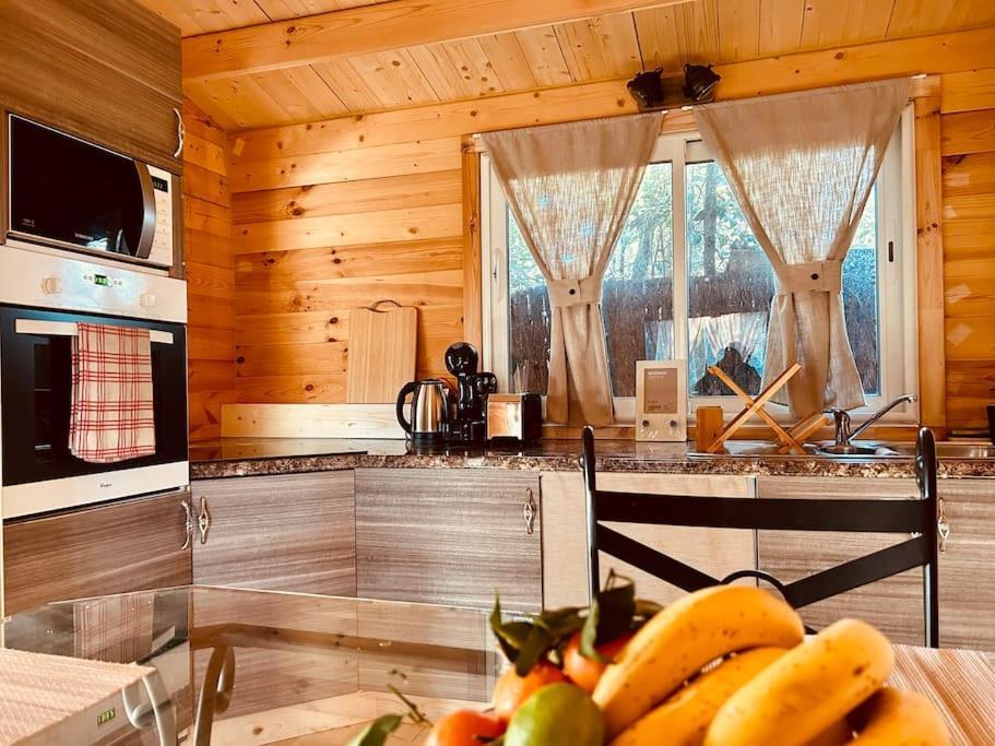 Chalet Bois Jacuzzi Bessan Exterior photo